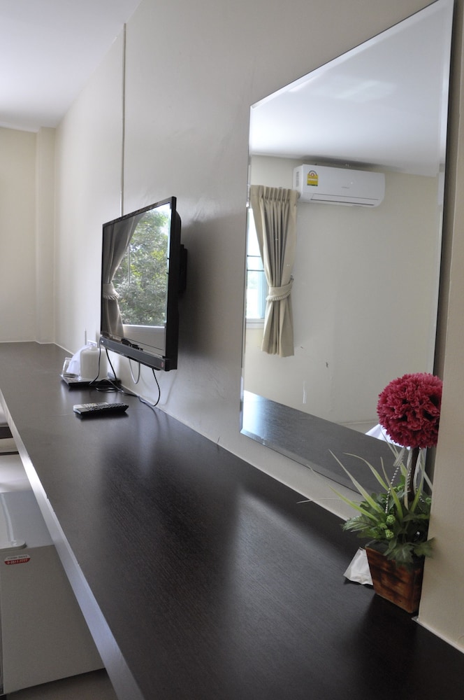 Pova Residence And Boutiques Resort 29/40