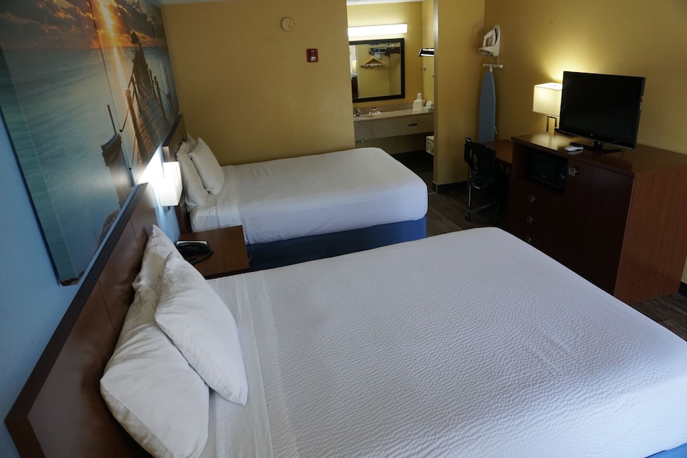 Days Inn By Wyndham Oak Grove/Ft. Campbell 9/32