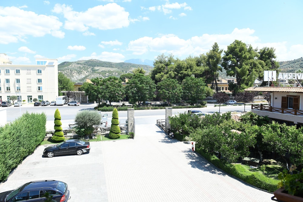 Hotel Kaceli 65/76