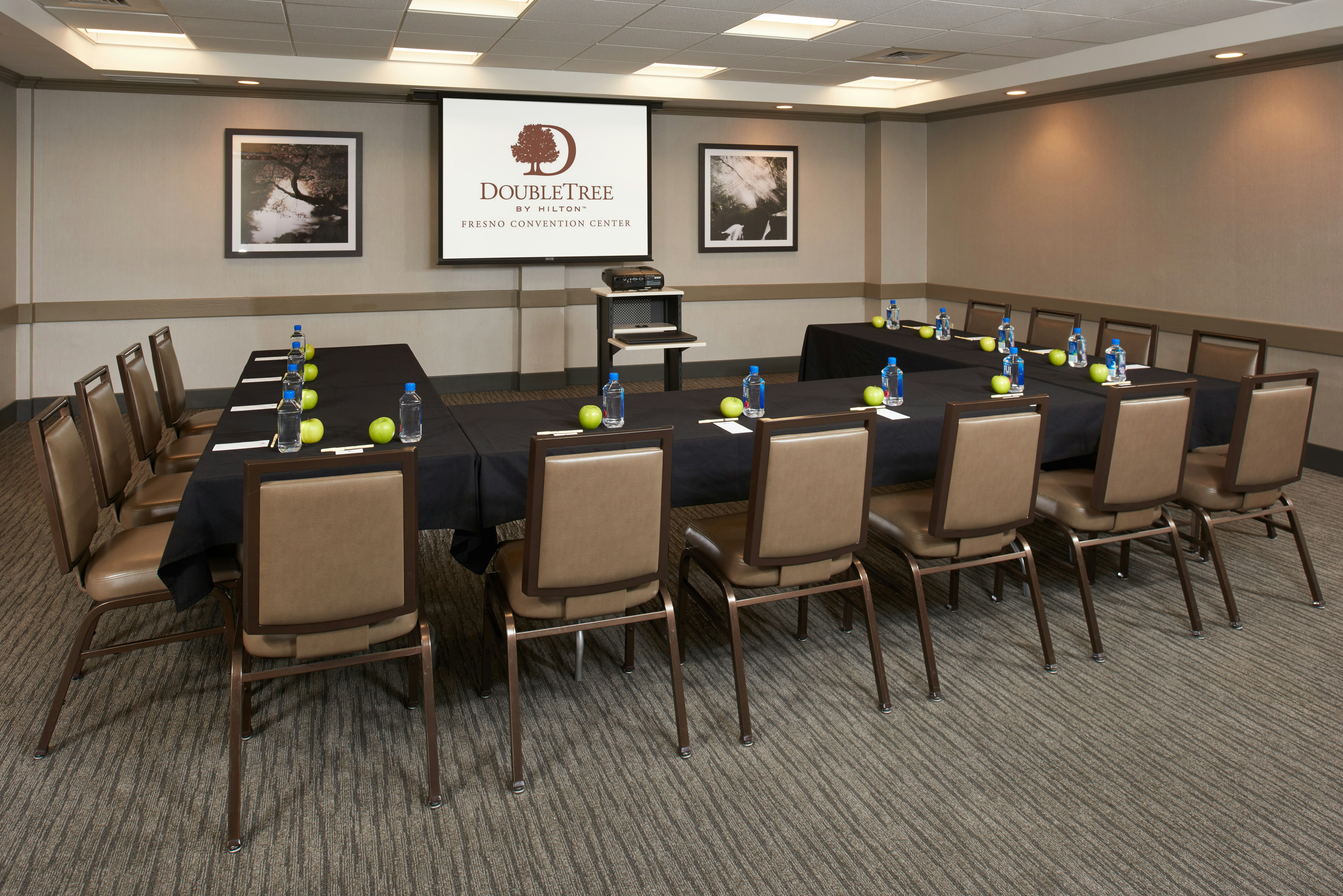 Doubletree By Hilton Fresno Convention Center 47/59