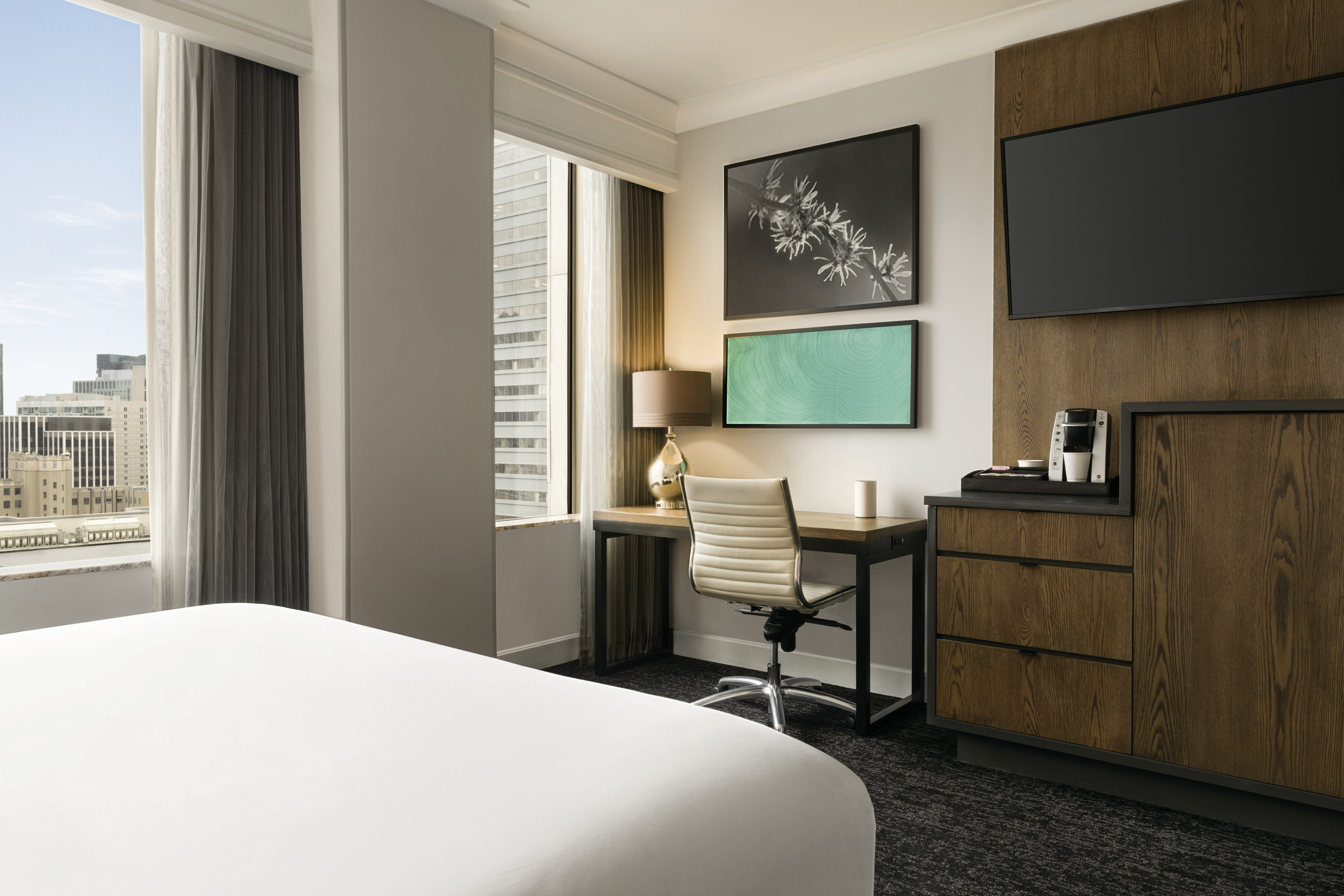 Room, Queen Bed, Skyline View، Hilton Motif Seattle 2/4