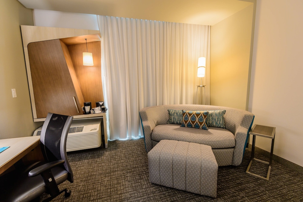 Courtyard By Marriott Lake Jackson 37/58