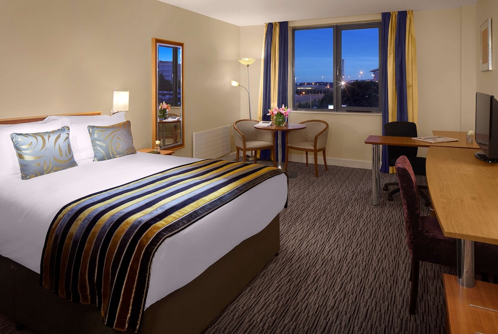 Clayton Hotel Dublin Airport Central 24/72