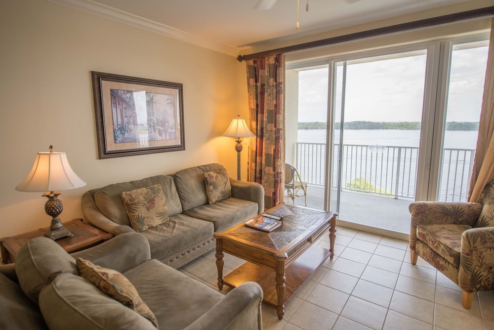 Blue Heron Beach Resort 42/70