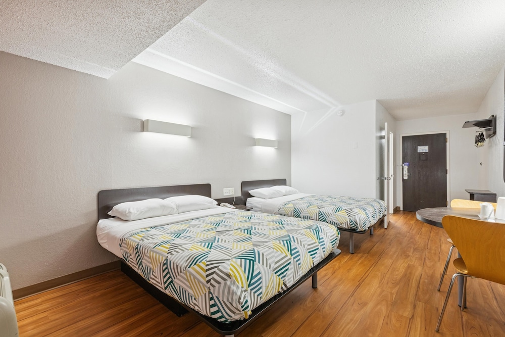 Motel6 Piscataway, NJ 28/63