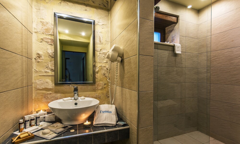 Exensian Villas & Suites 38/44