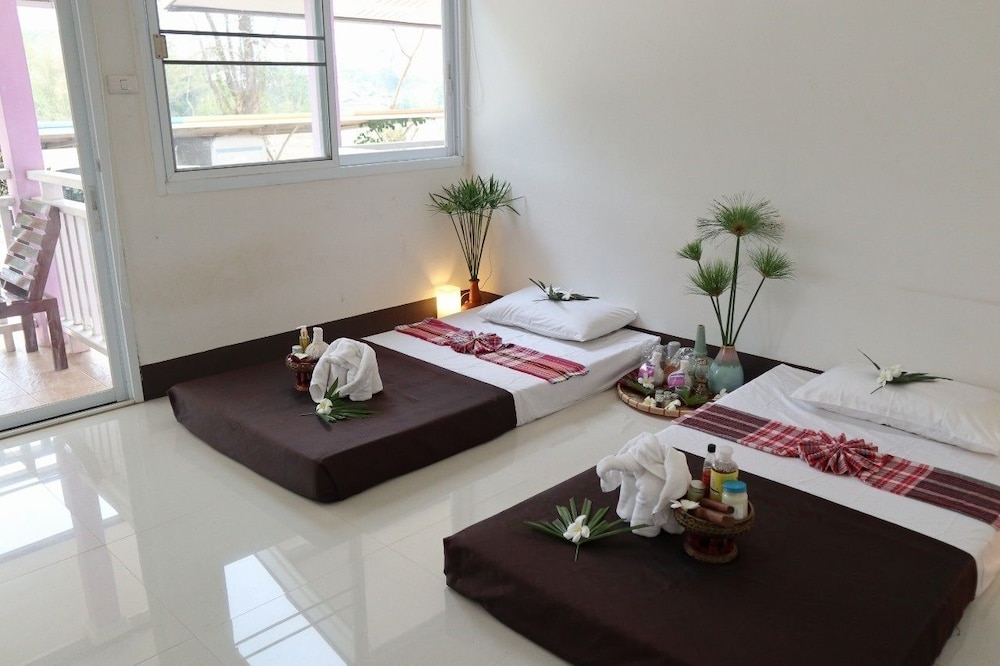 Chiangrai Lake Hill Resort 12/50