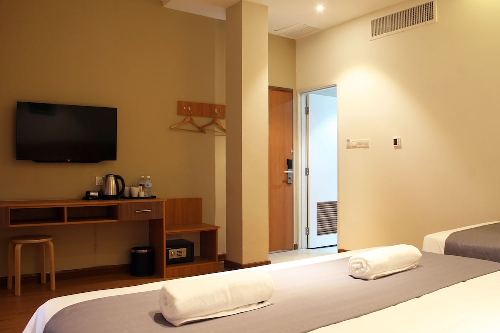 Ahyu Hotel 10/36