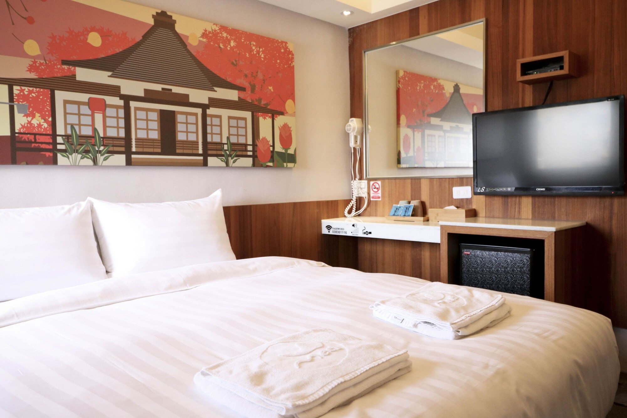 STANDARD, DOUBLE BED, CITY VIEW