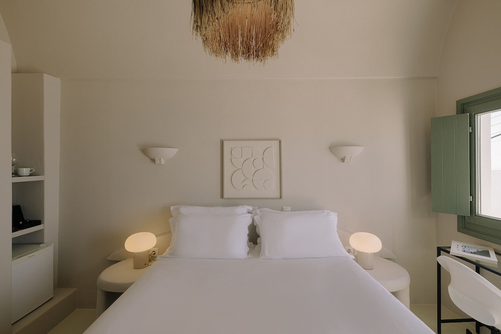 Room, Double Bed, Caldera View