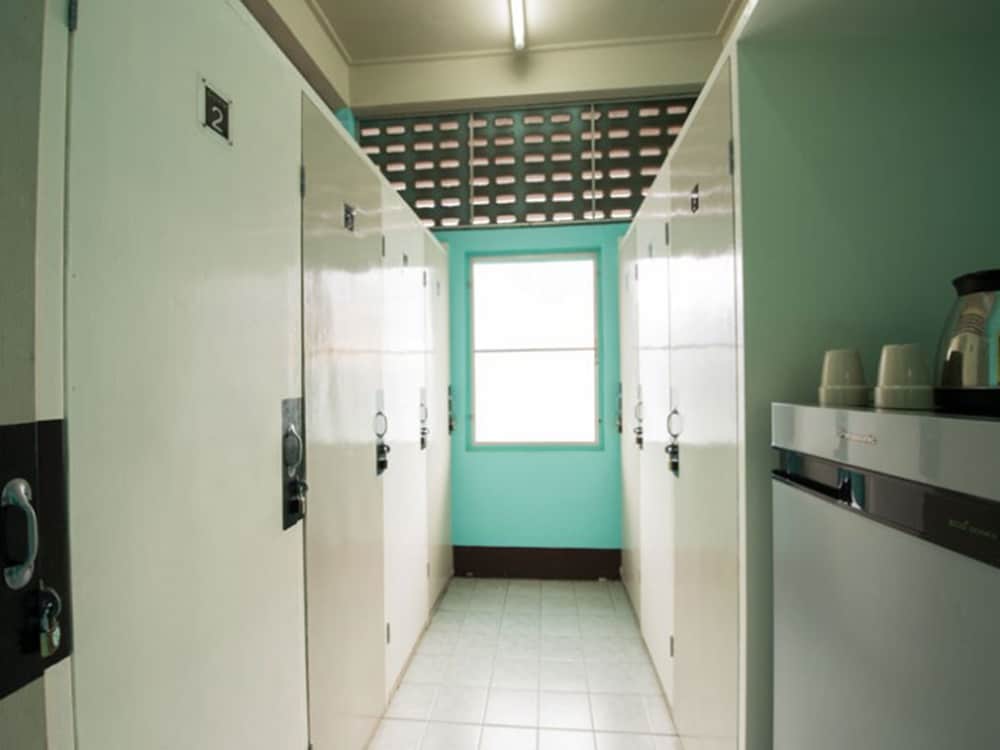 FEMALE DORM, 8 BEDS