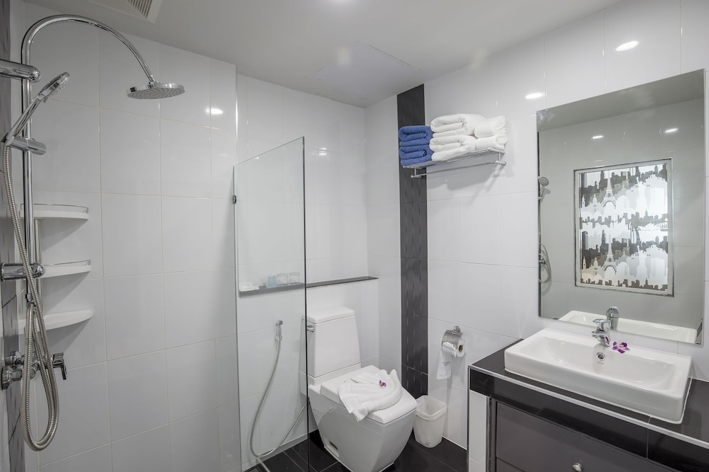 MODERN LIVING HOTEL 43/45