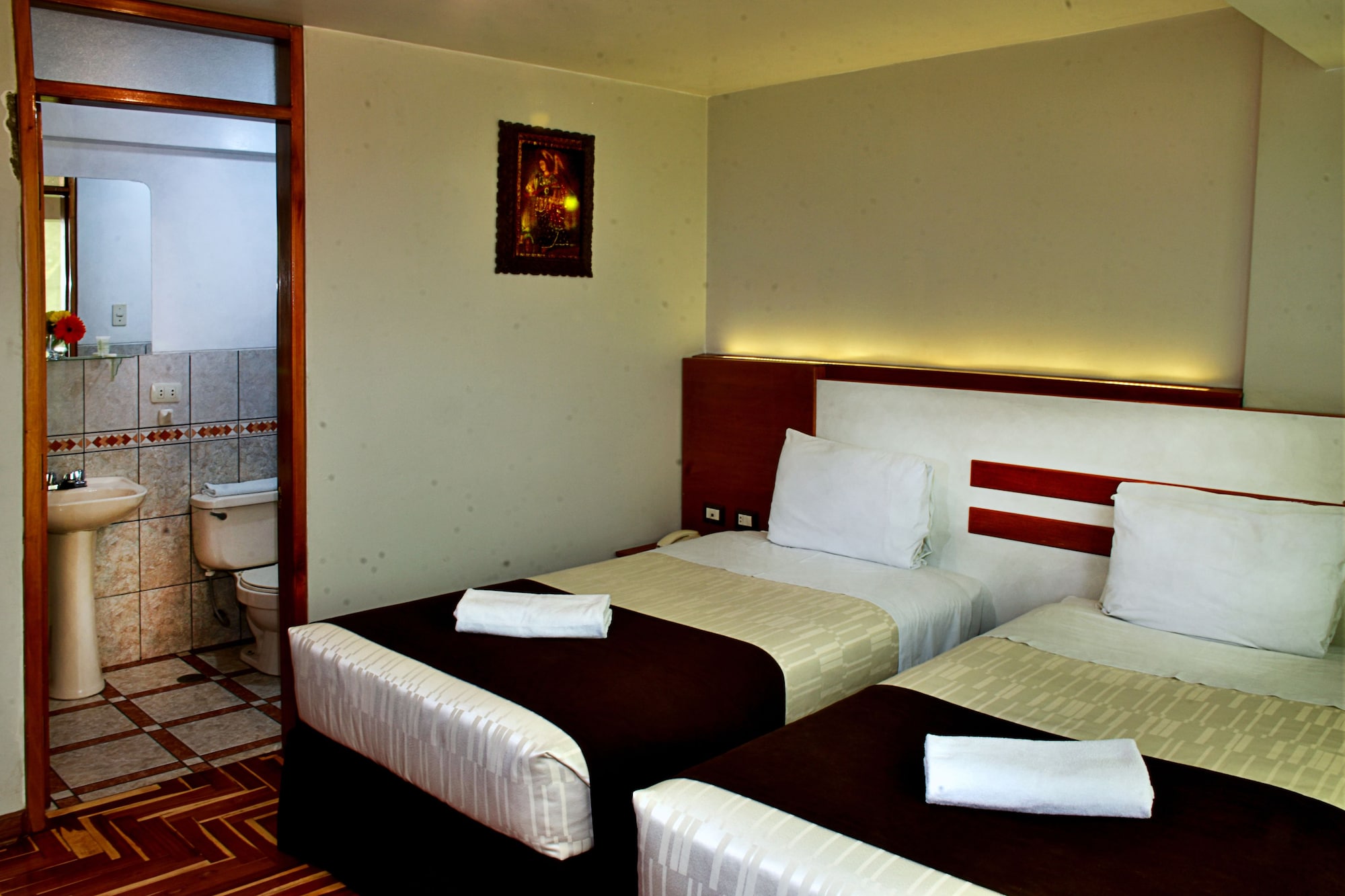 ROOM, DOUBLE BED
