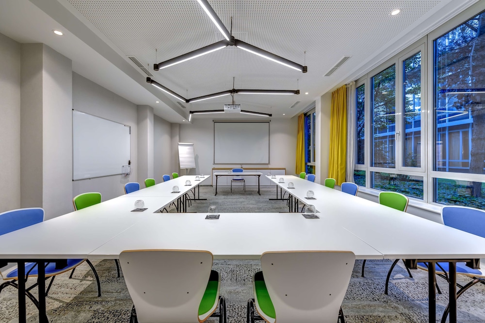 Flightgate Munich Airport Hotel, a member of Radisson Individuals 43/50