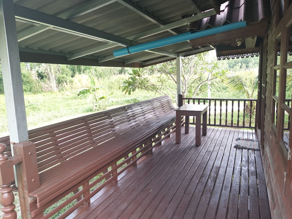 Sarocha Resort Rayong 10/28