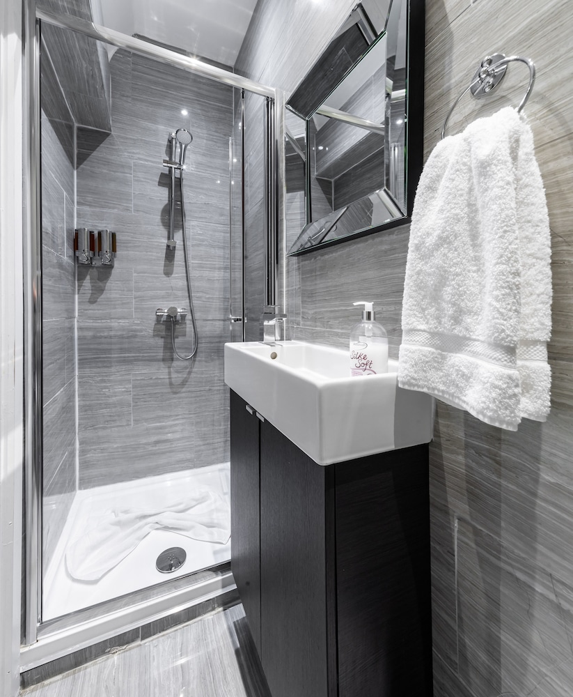 Vilenza Hotel 48/50