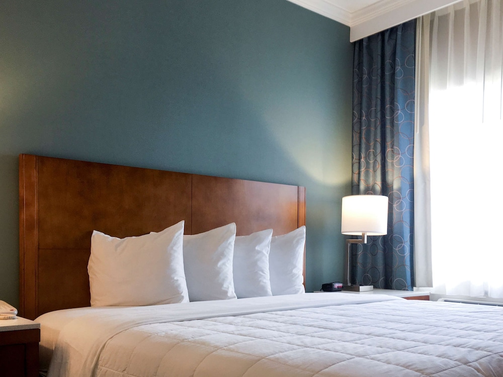 MainStay Suites Orange County John Wayne Airport 9/57