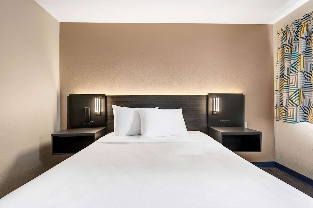 Motel6 Kirkland, WA - North Kirkland 42/58