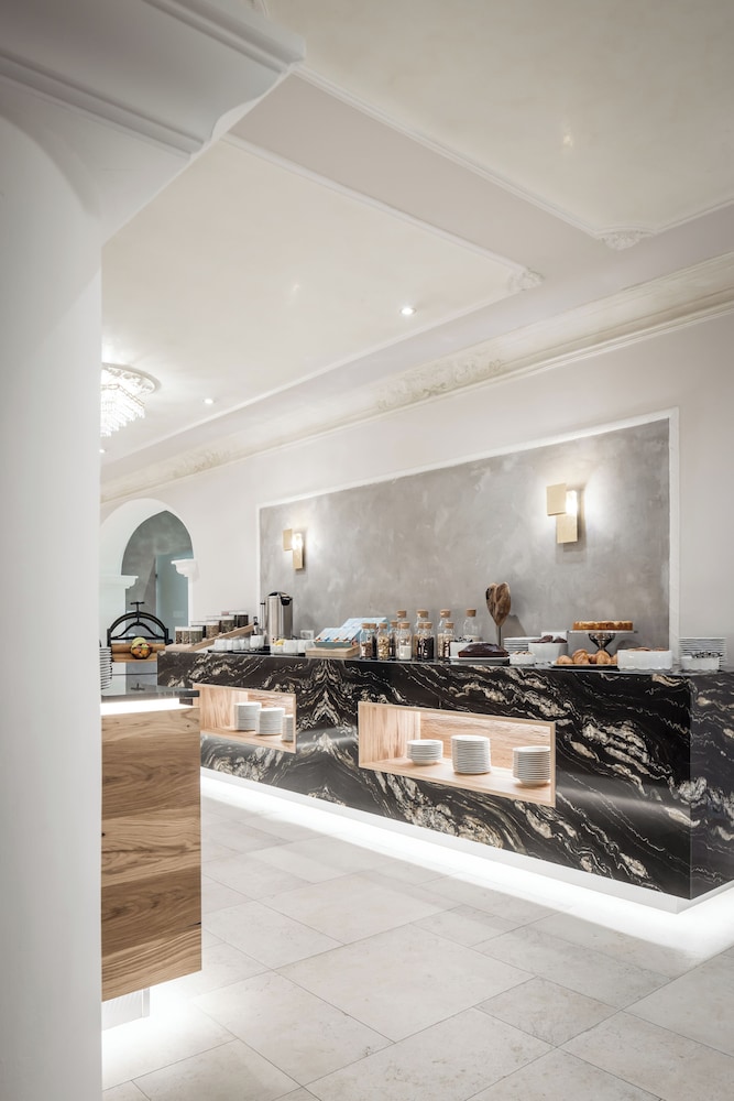 Donauhof Hotel 12/58