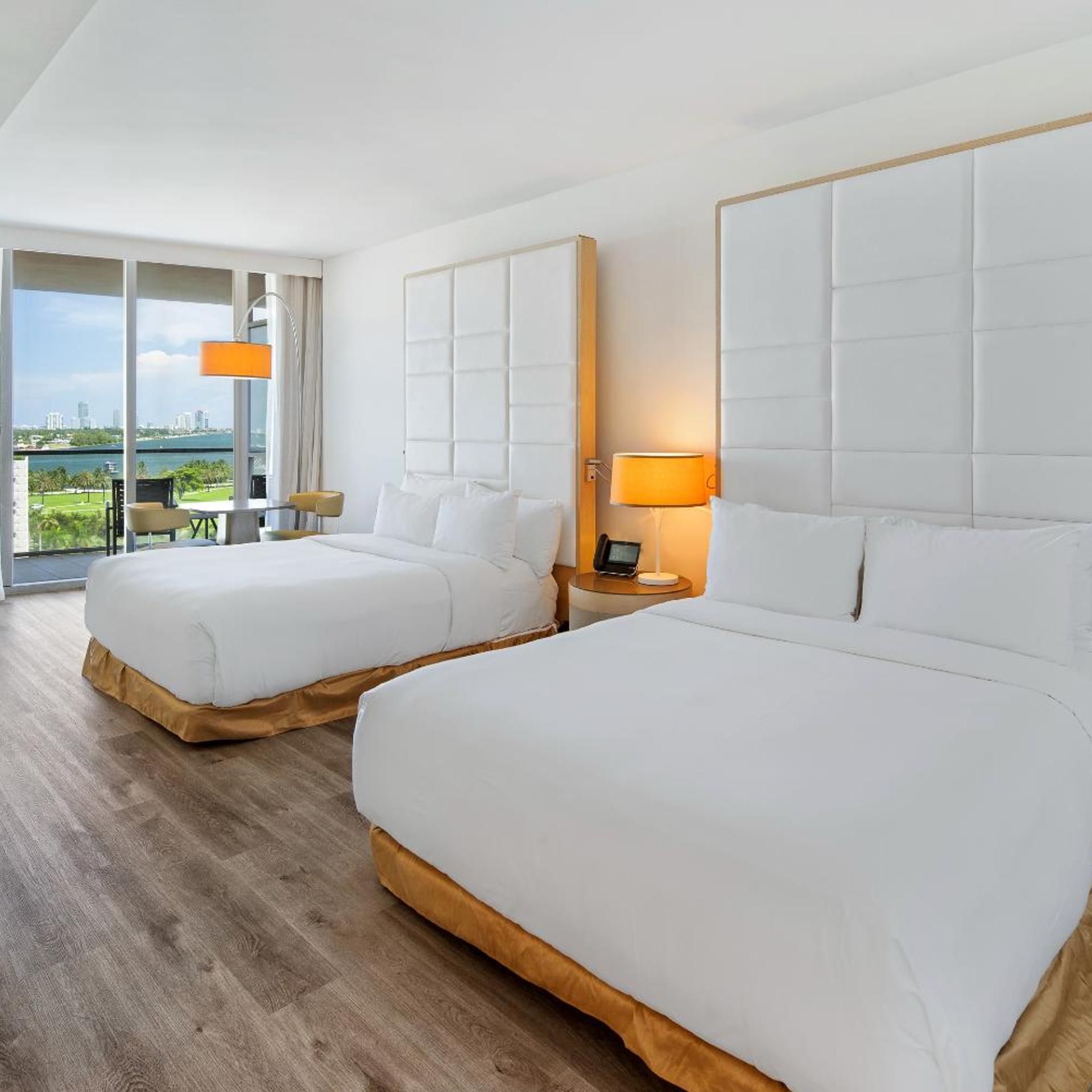 Deluxe, 2 Double Beds, Bay View, Balcony