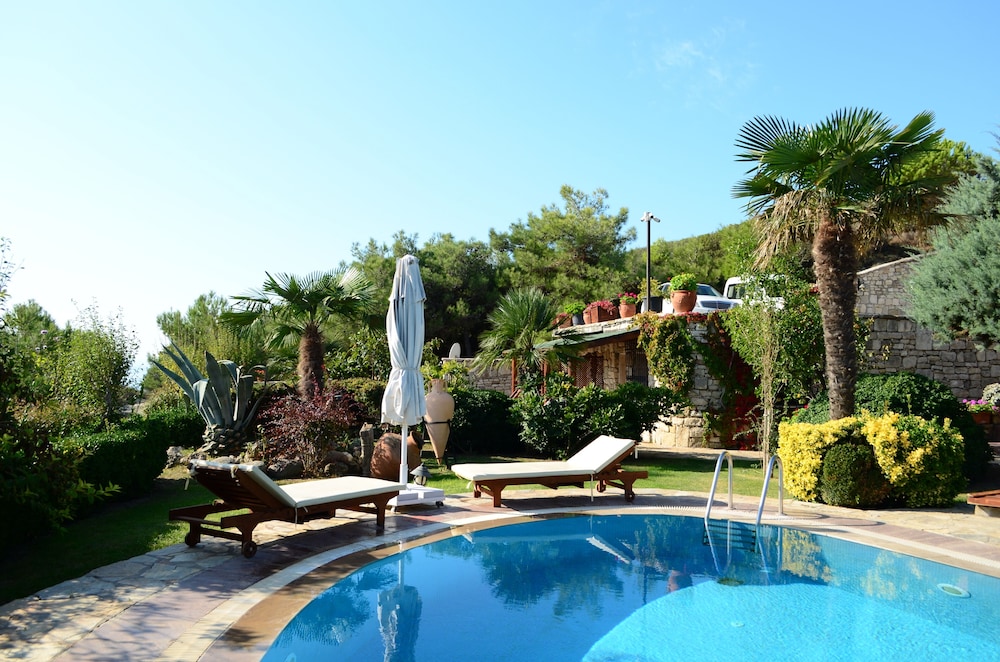 Ada Bacchus Hotel 38/50