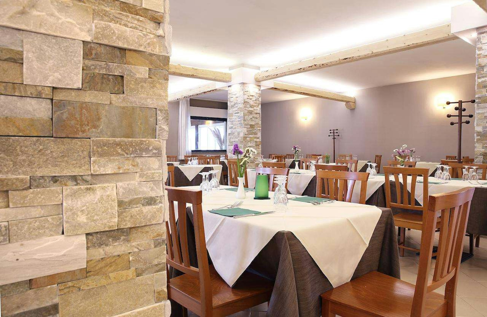 Pausania Inn 18/36