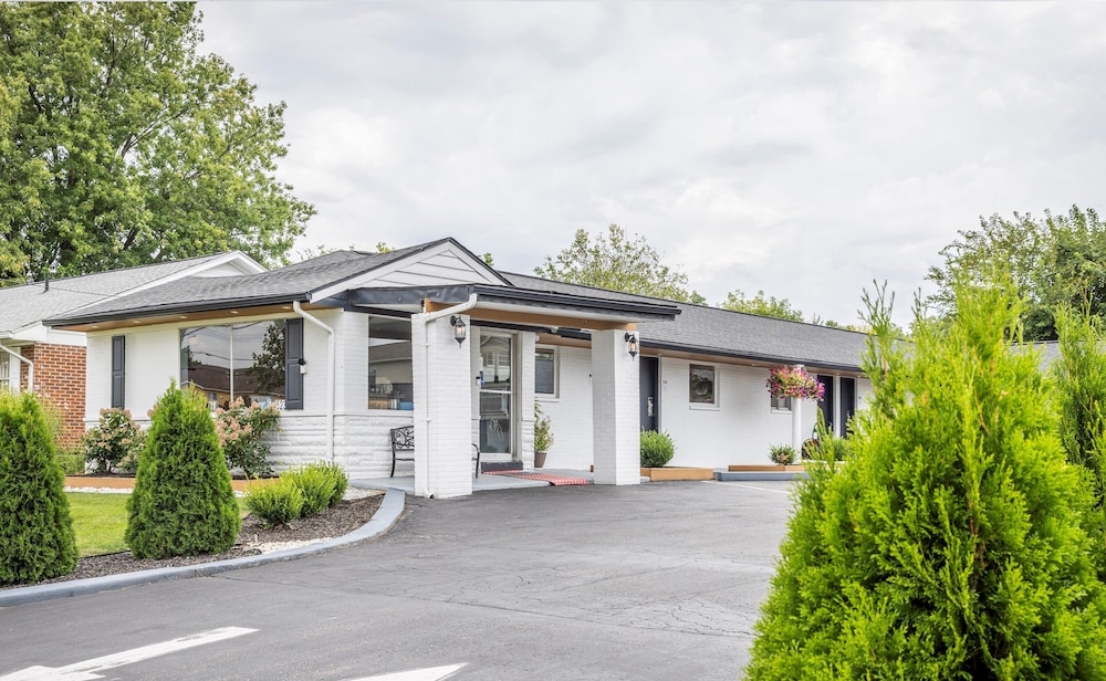 Butler Inn 3/56