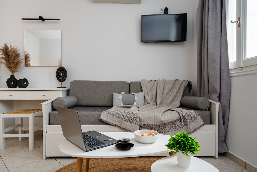 Erato Inn 30/50