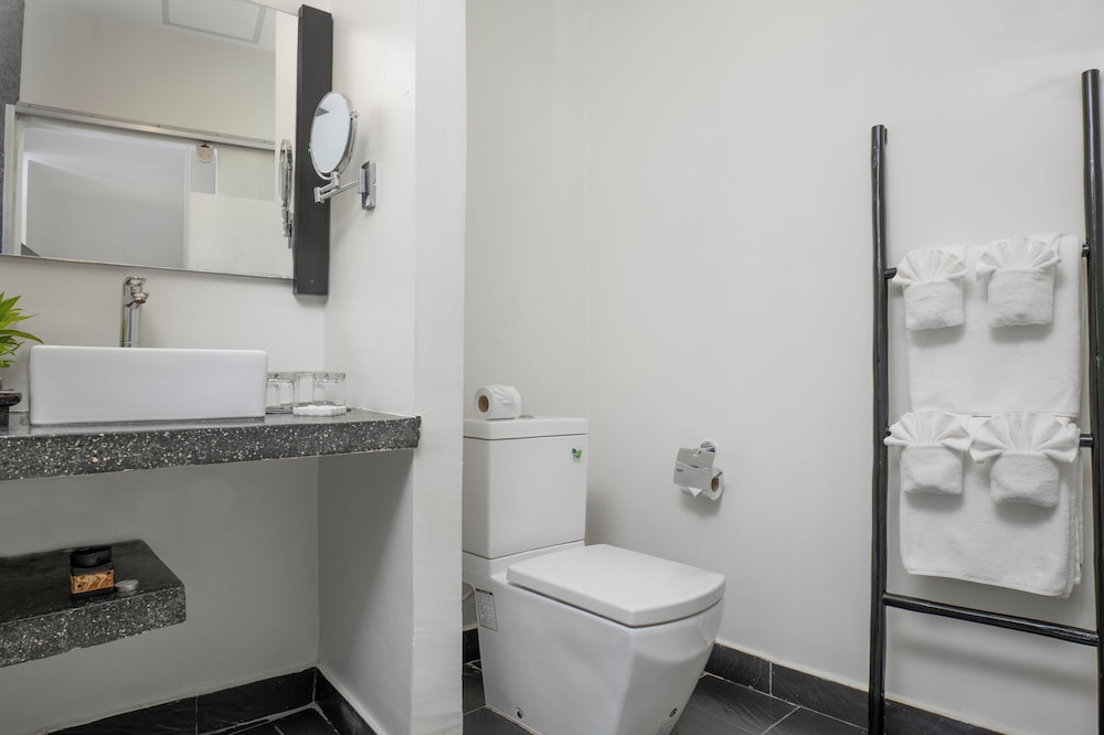 CENTRAL SUITE RESIDENCE 75/76