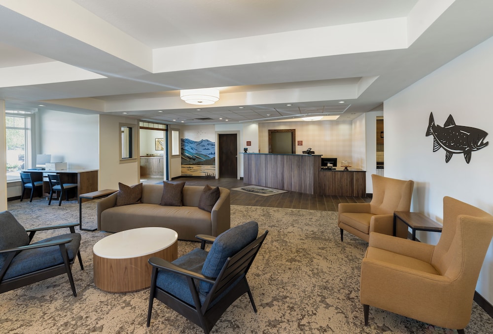 Gray Wolf Inn And Suites 47/67