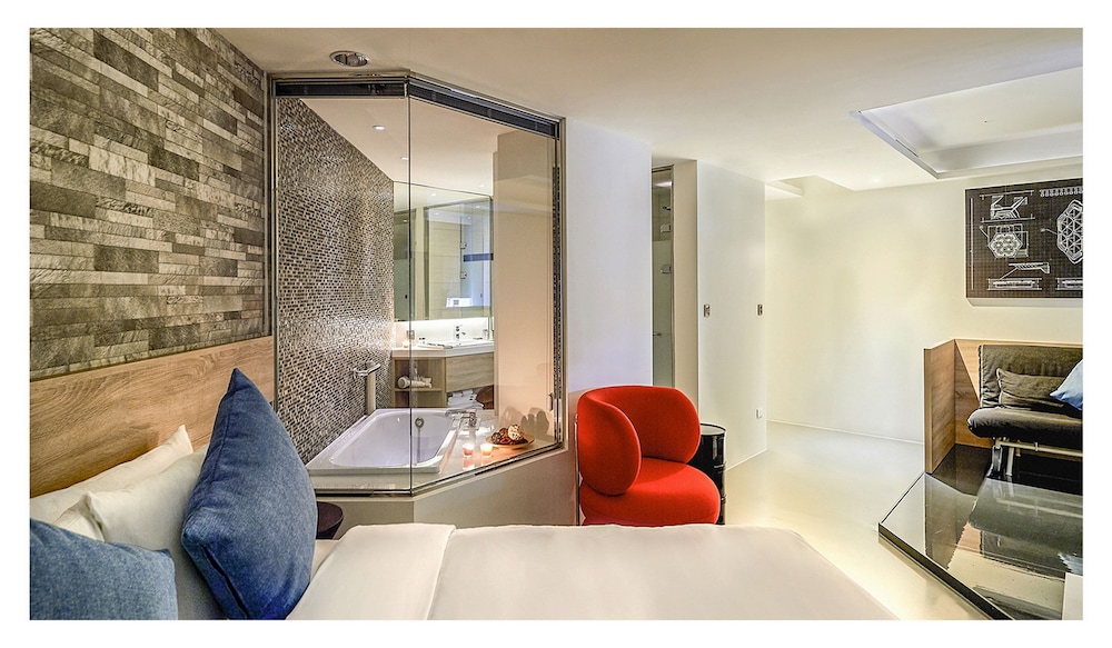 LUMI HOTEL 49/72