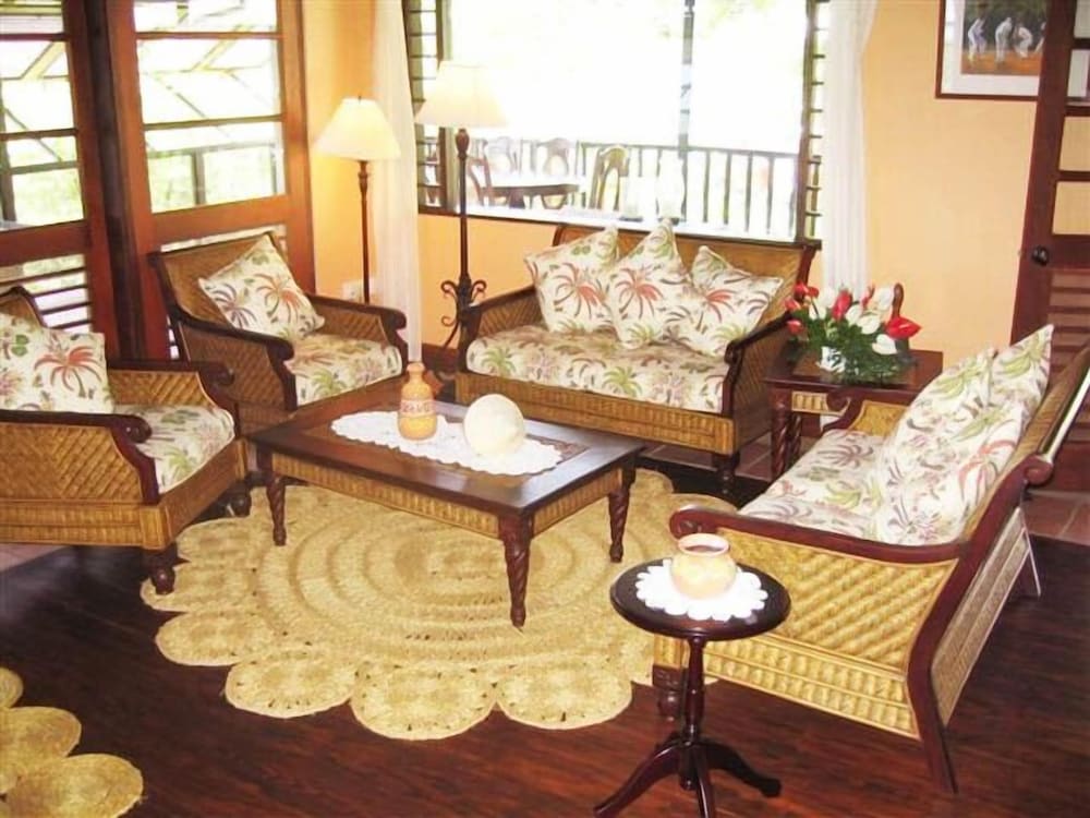 SPRING HOUSE BEQUIA 26/50