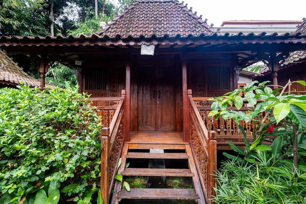 Kakul Villas & Suites 2/82