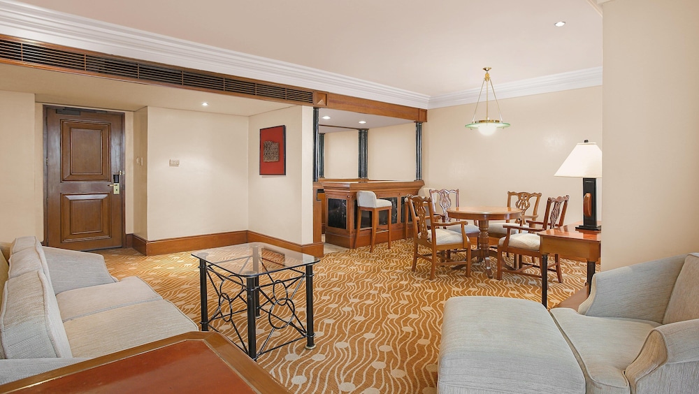 Holiday Inn Galleria Manila 55/74