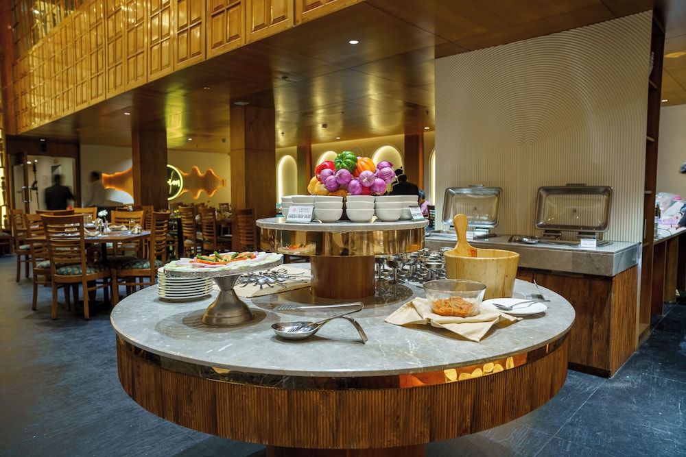 Orsino Resort Mall Road 35/46
