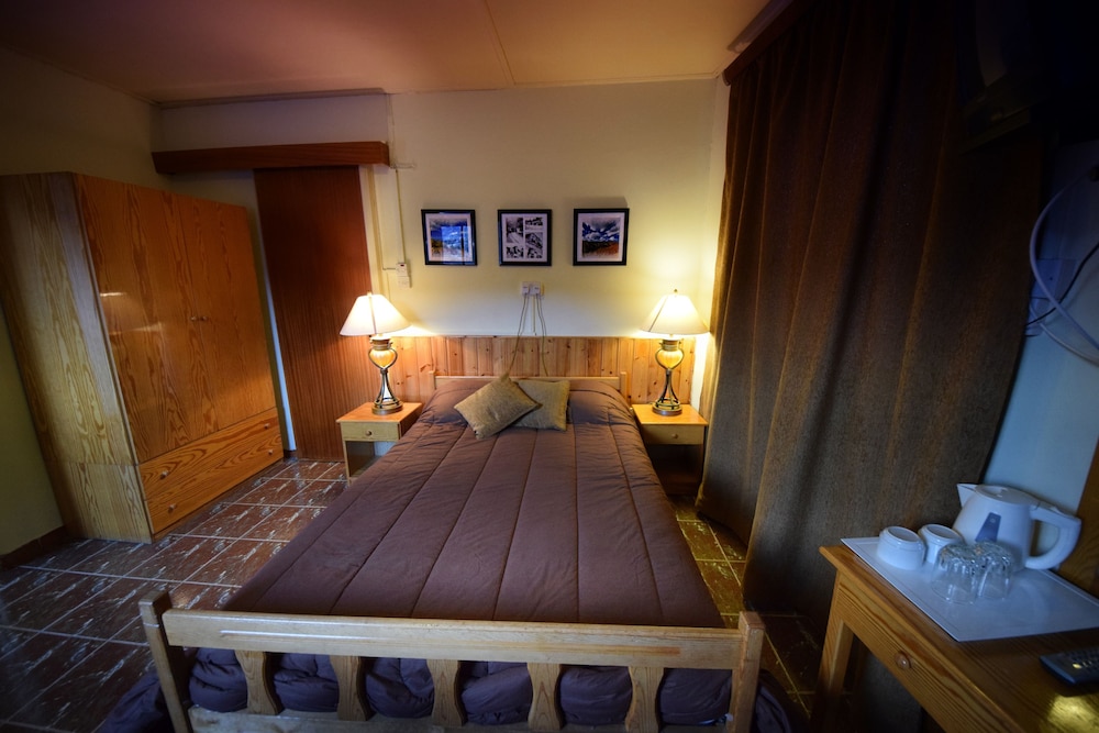 Christys Palace Hotel 29/50