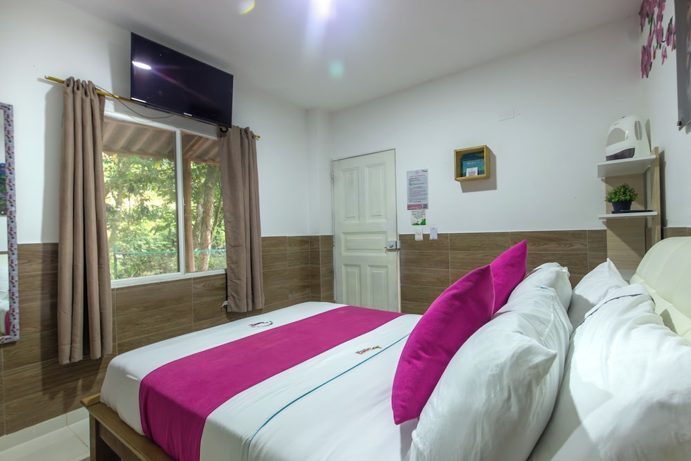 1 BEDROOM, DELUXE