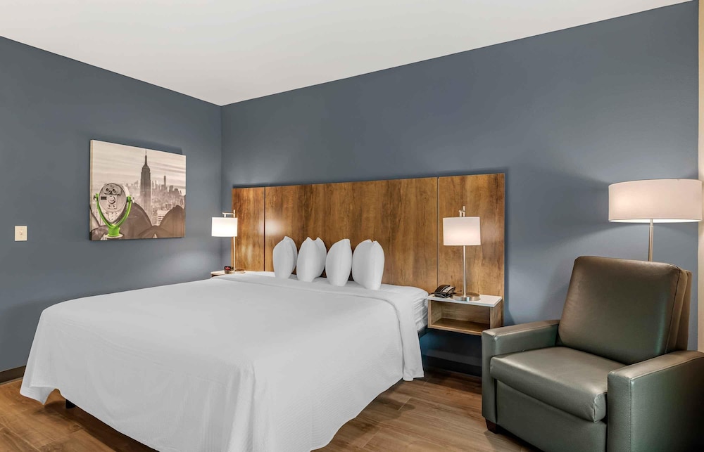Extended Stay America Premier Suites- Jacksonville - Airport 14/40
