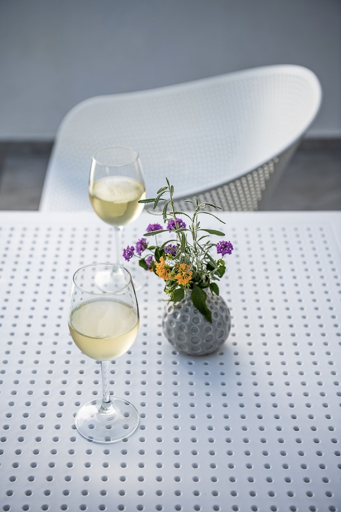 Epavli Boutique Hotel 44/65