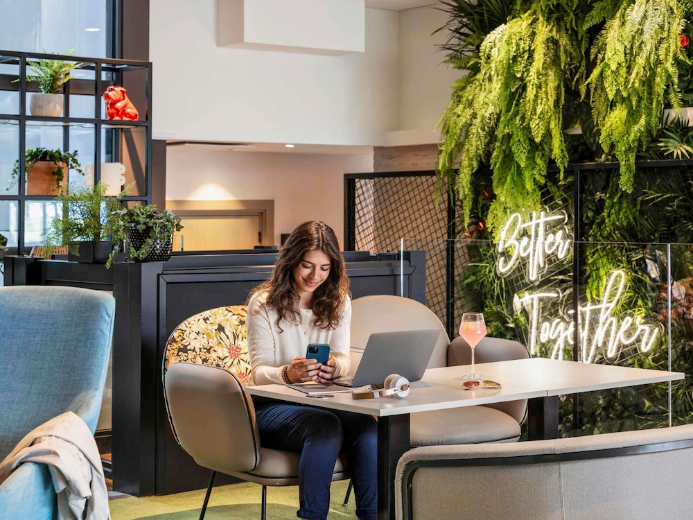 NOVOTEL RENNES ALMA 5/74