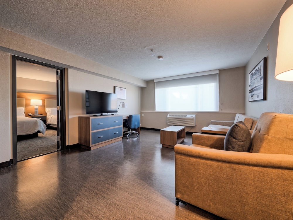 Candlewood Suites Tacoma Mall by IHG 36/57