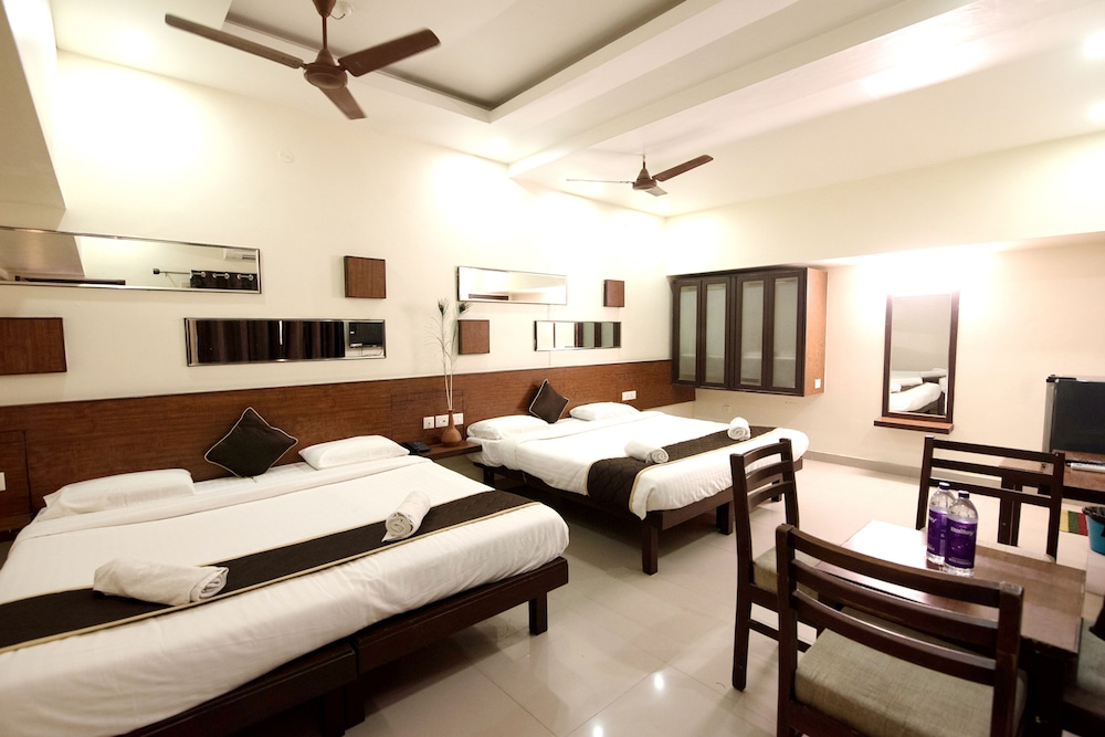 OYO Rooms off Aurobindo Ashram 12/65