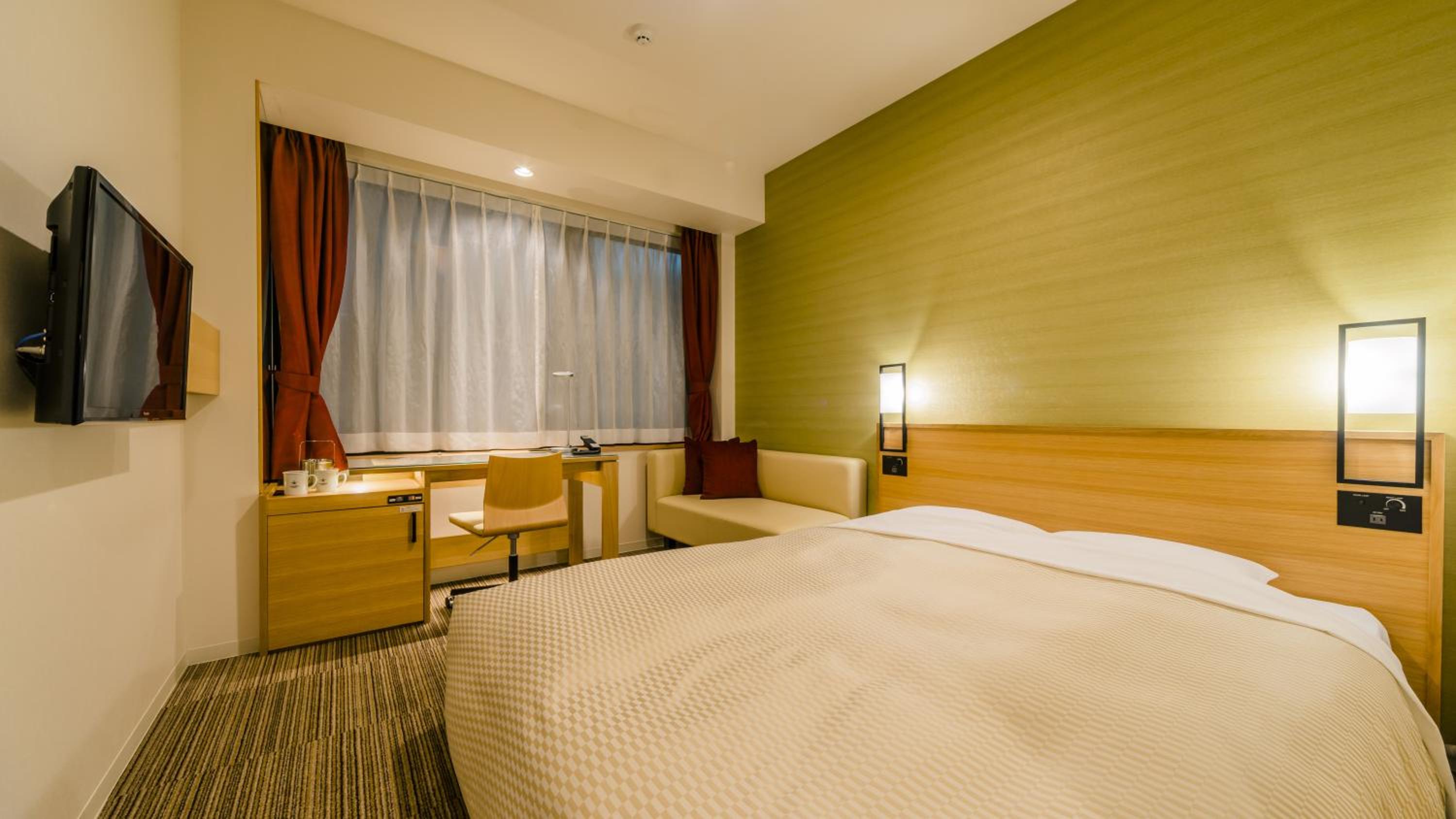 Room, Queen Bed, Sofa
