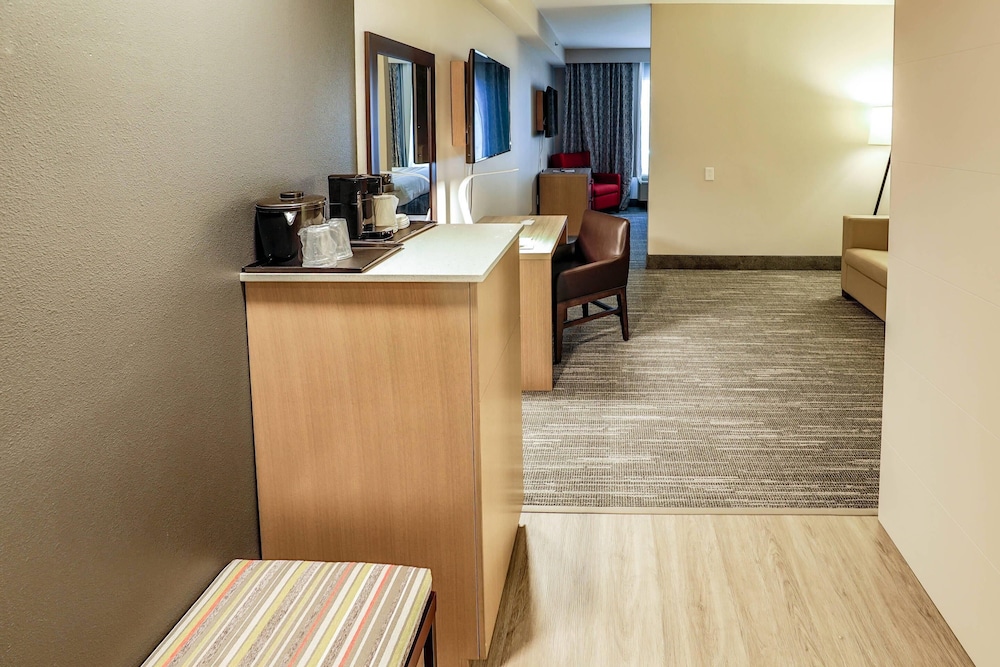 Country Inn & Suites By Radisson Nashville Airport TN 37/70