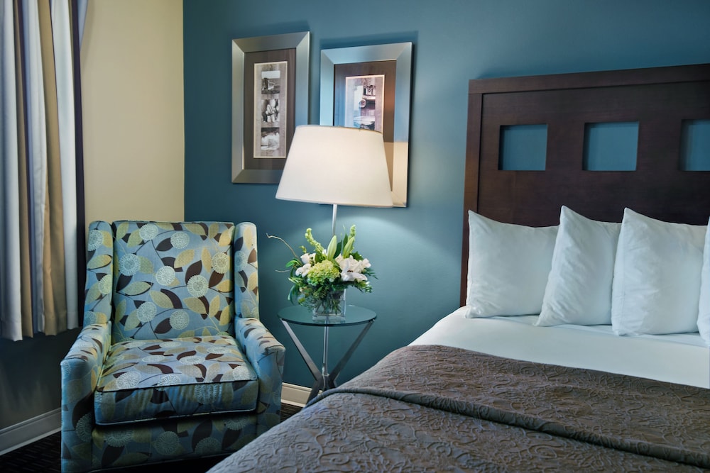 Oxford Suites Silverdale 18/59