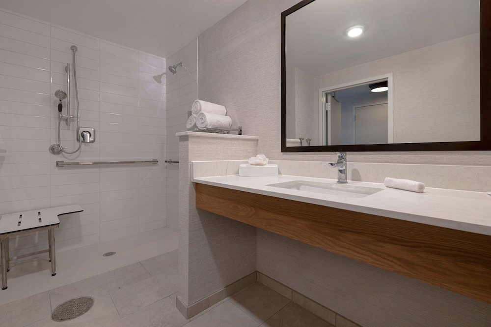 غرفة بسرير كينج، Fairfield Inn & Suites by Marriott Denver Airport at Gateway Park 5/8