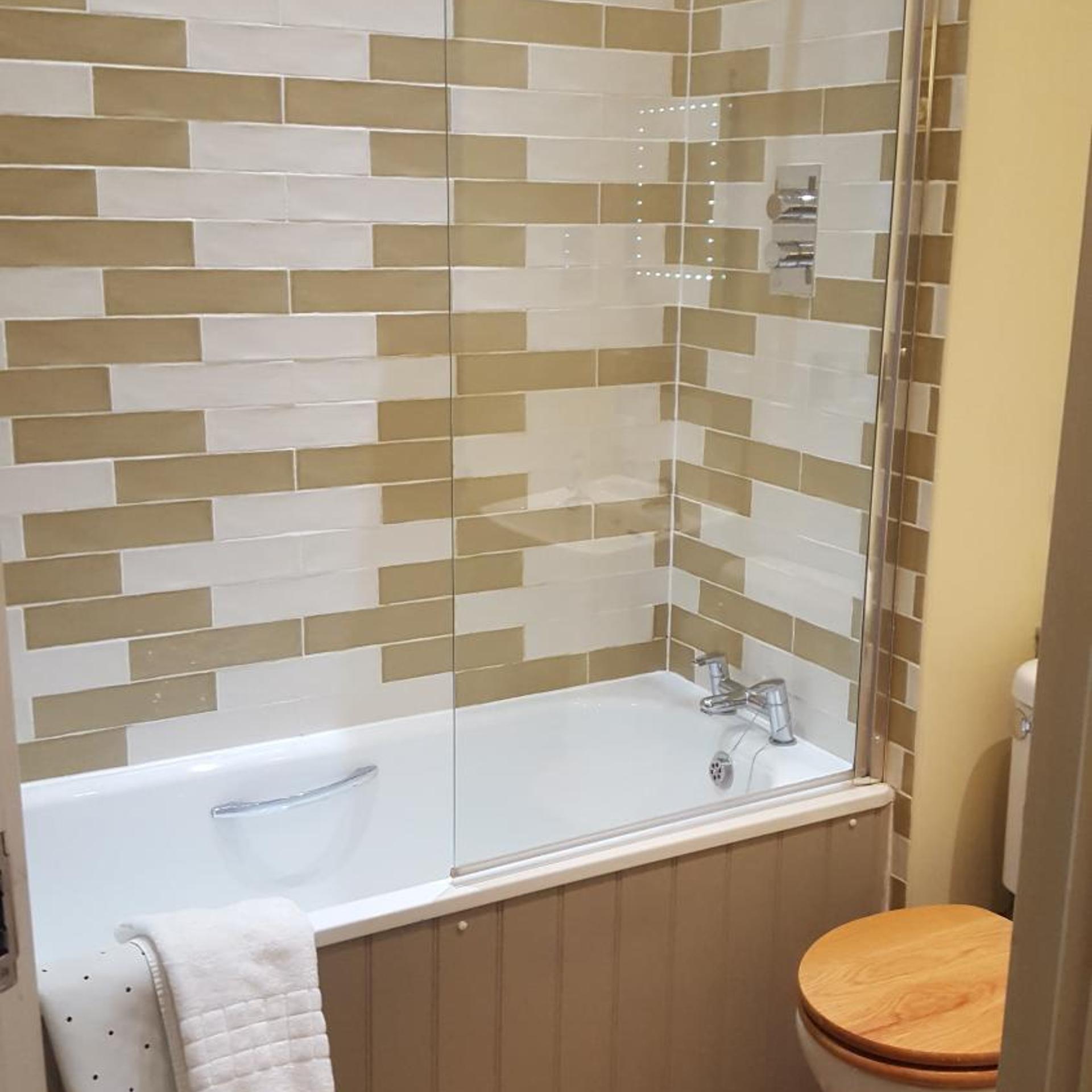 Room, Single, Norfolk Arms Hotel 9/10