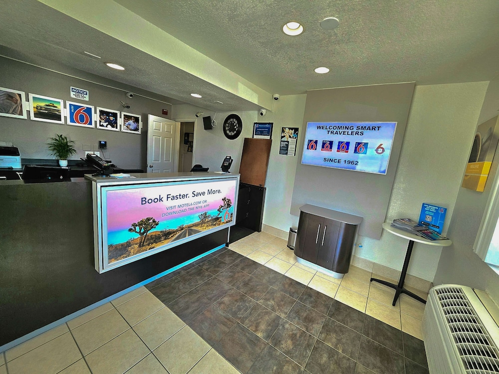 Motel6 Palm Desert, CA - Palm Springs Area 11/37