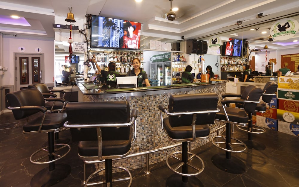 Travellers Rest Hotel 32/40