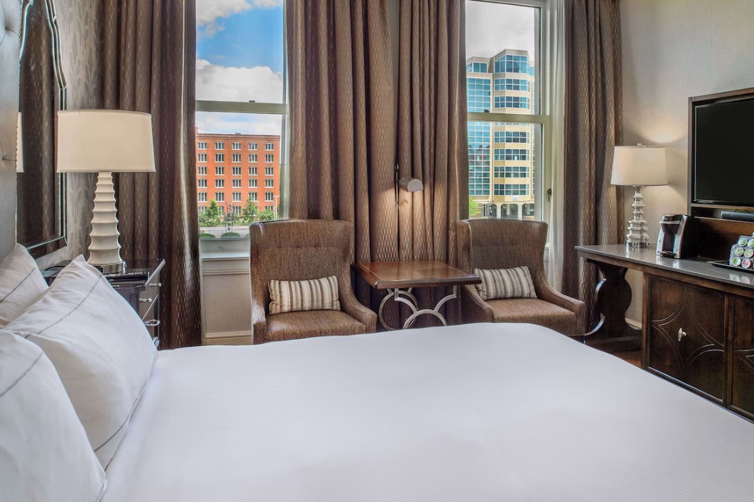 GRAND, LUXURY, KING BED